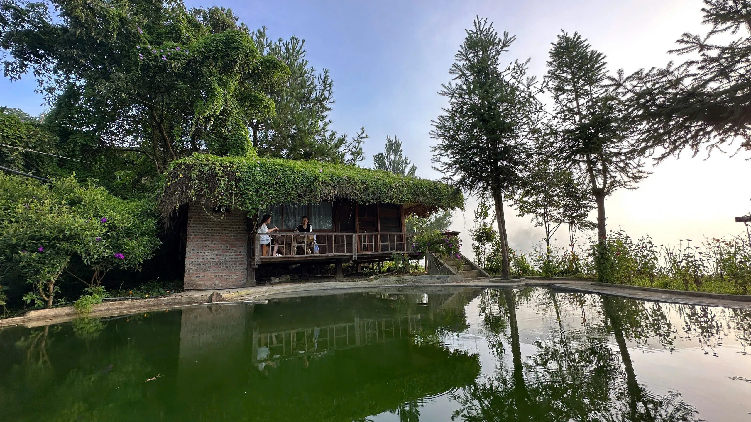 Chào đón tại cổng