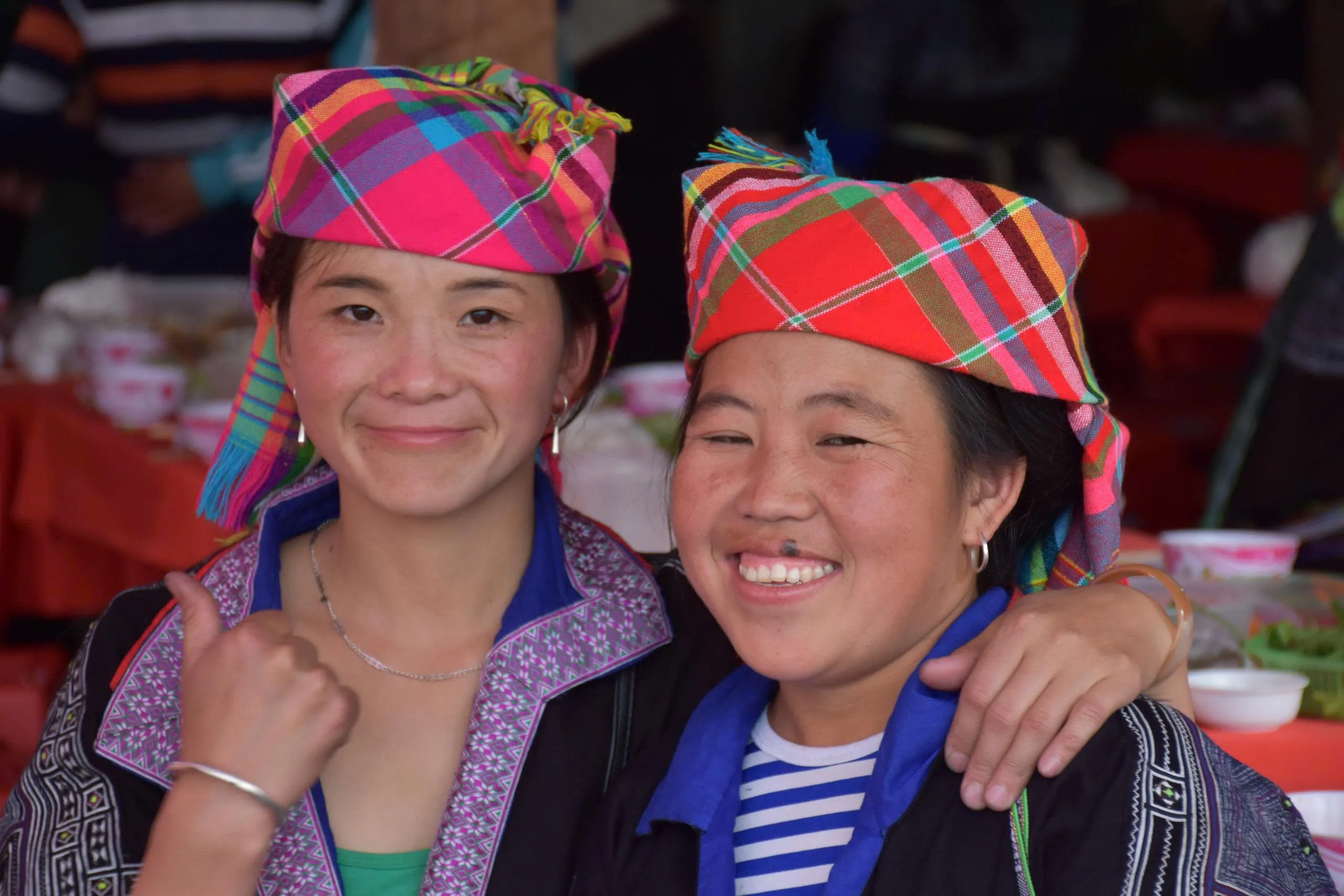 Phụ nữ H'Mông trong trang phục truyền thống