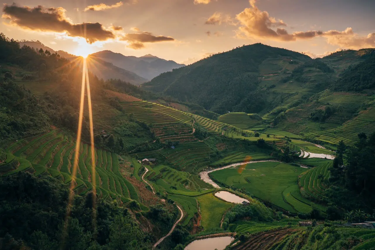Bình minh trên ruộng bậc thang
